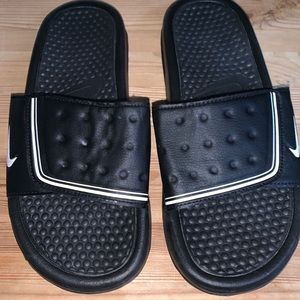 Nike slides size 6Y